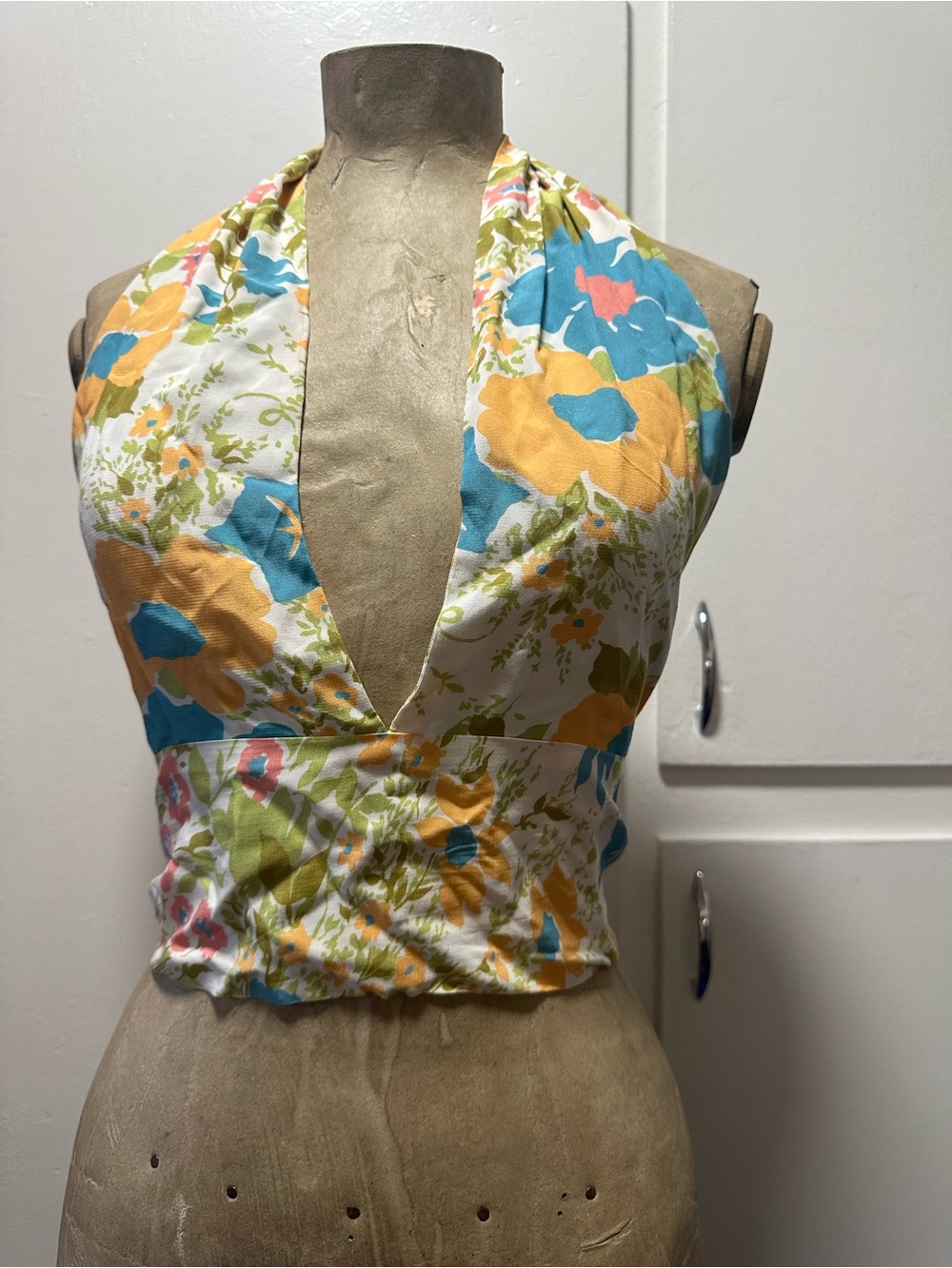 With Jean Rendezvous Floral Halter Camisole in White, Yellow & Blue Sz. SX NWOT